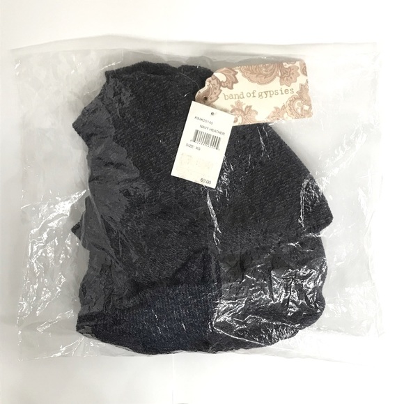 Band of Gypsies Kelley Heathered V-Neck Sweater - Picture 6 of 9